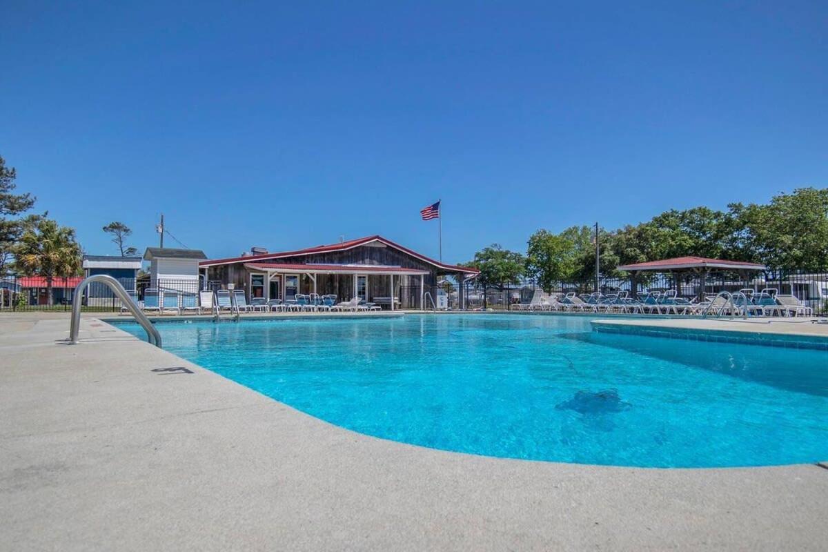 Holiday home Surf 2br Model With Pool And Boat Ramp Access *