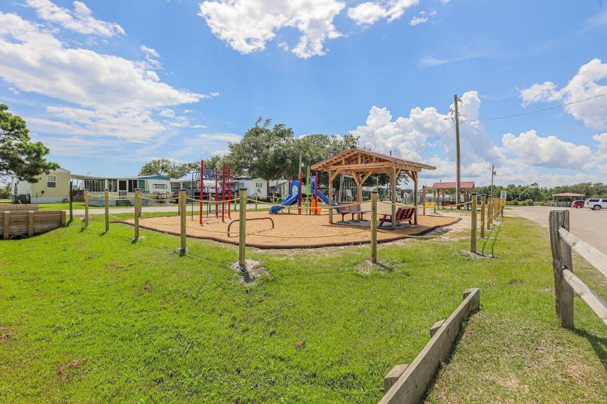 Surf 2br Model With Pool And Boat Ramp Access * Surf City